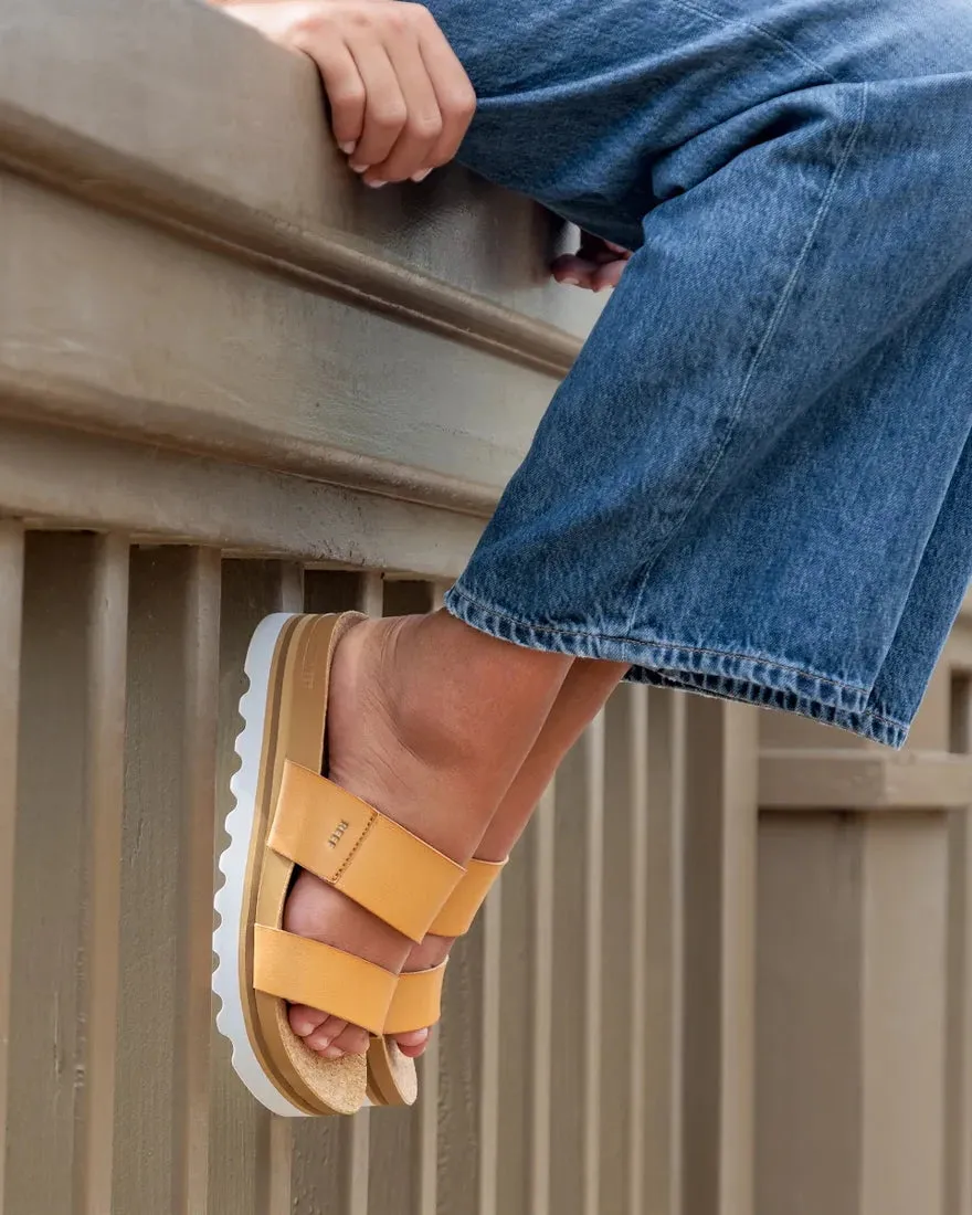 Cushion Vista Hi Sandals in Natural