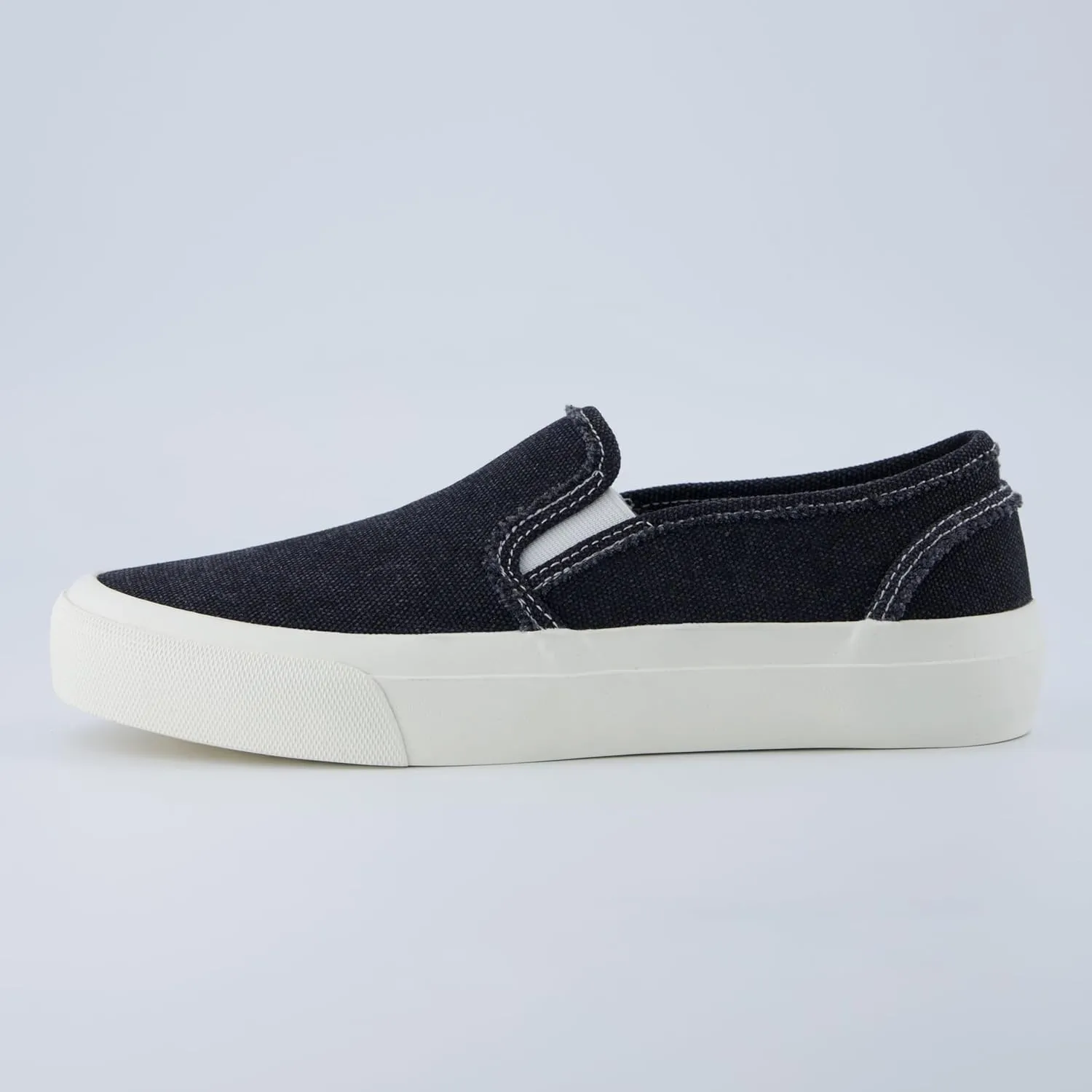 CUSHIONAIRE Fulton Women’s Slip-On Sneaker – Frayed Canvas Casual Shoe with Memory Foam & Flexible Outsole