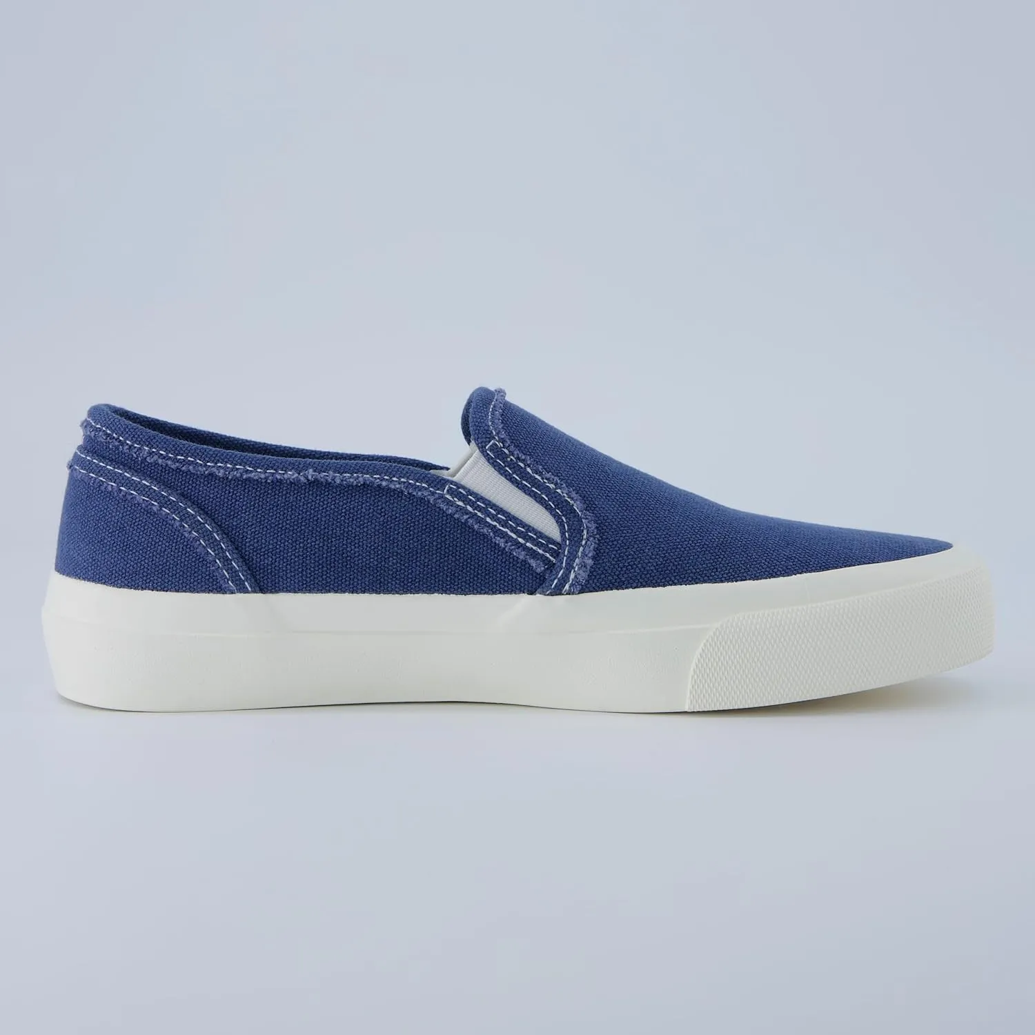 CUSHIONAIRE Fulton Women’s Slip-On Sneaker – Frayed Canvas Casual Shoe with Memory Foam & Flexible Outsole