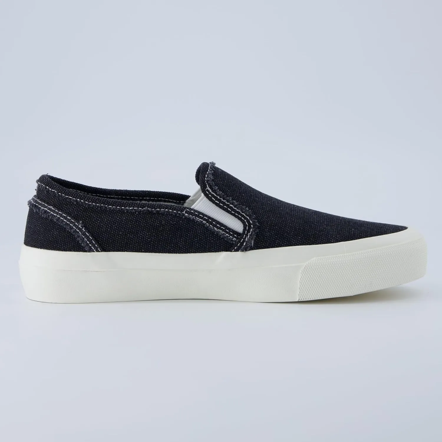 CUSHIONAIRE Fulton Women’s Slip-On Sneaker – Frayed Canvas Casual Shoe with Memory Foam & Flexible Outsole
