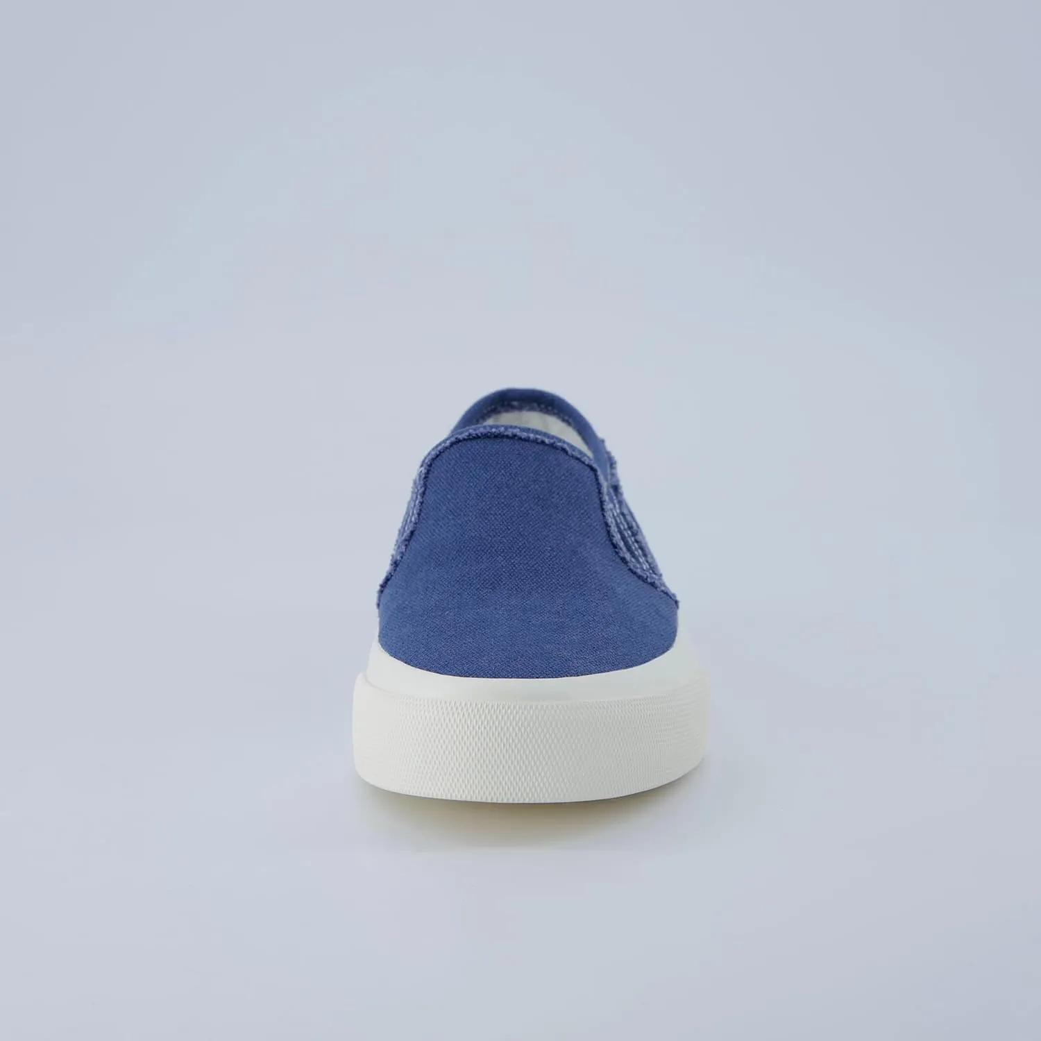 CUSHIONAIRE Fulton Women’s Slip-On Sneaker – Frayed Canvas Casual Shoe with Memory Foam & Flexible Outsole