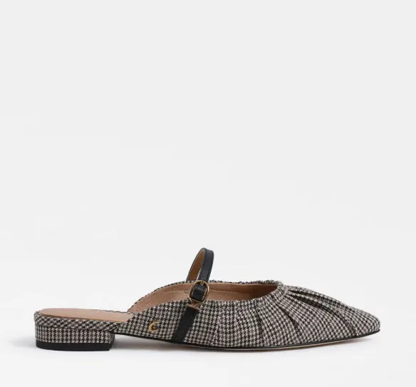 Larissah Mule in Black