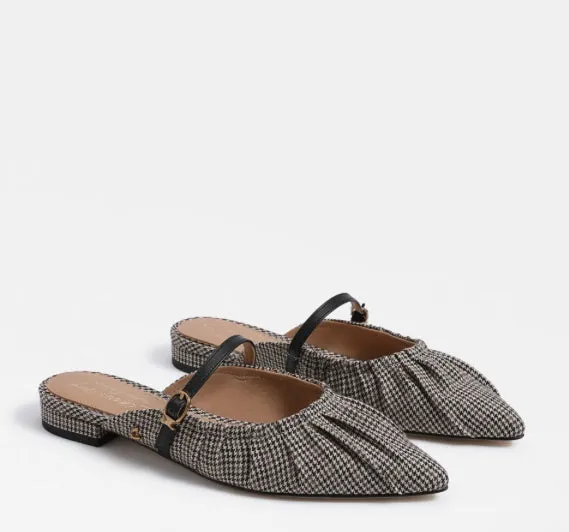 Larissah Mule in Black