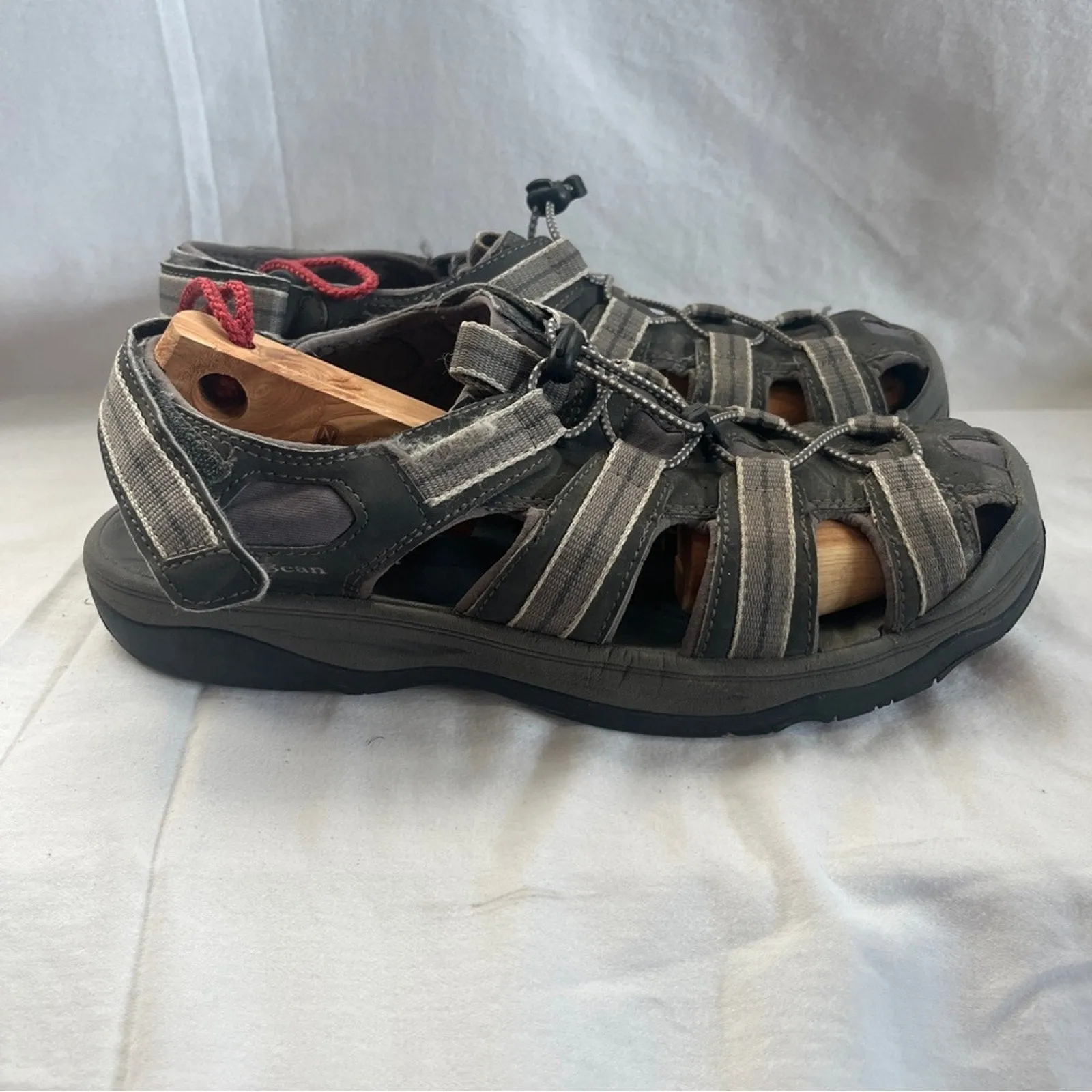 LL Bean Closed Toe Sandal Mens Sz 11 Water Shoe Hiking Durable Outdoor Gorpcore