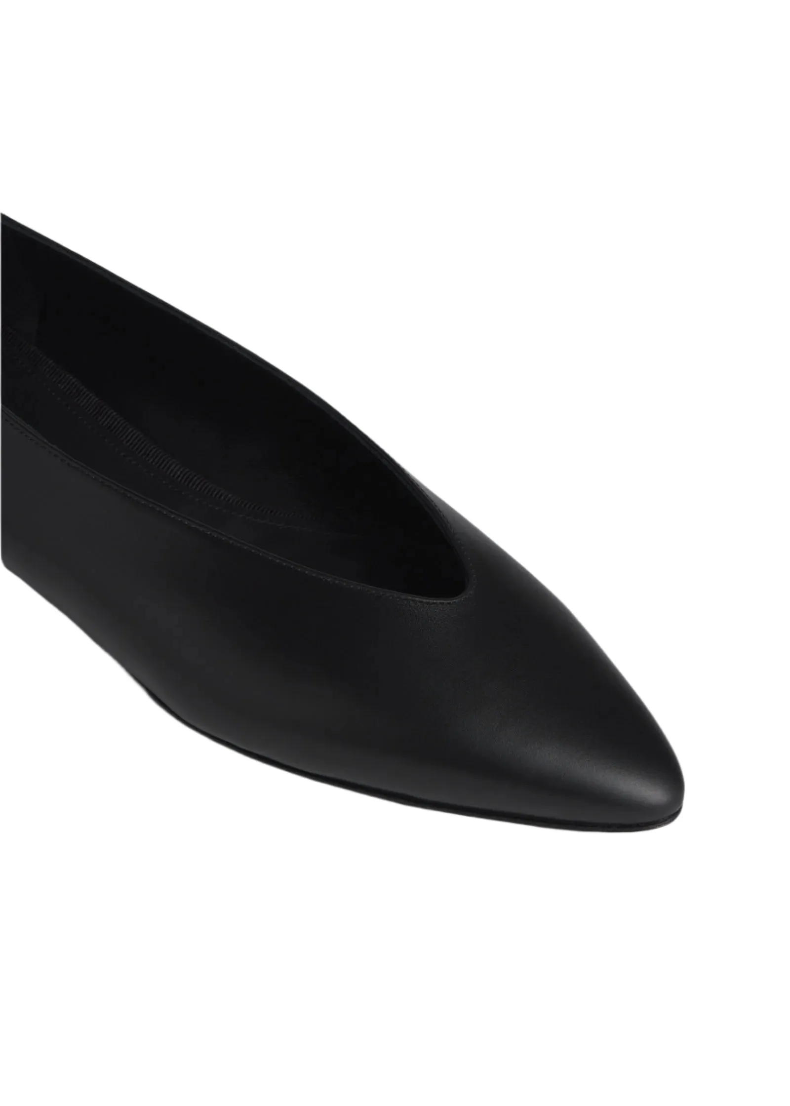 Pointed Ballerina Flat in Calfskin - Black