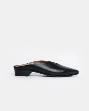 Pointy Almond Mule Heel in Nero