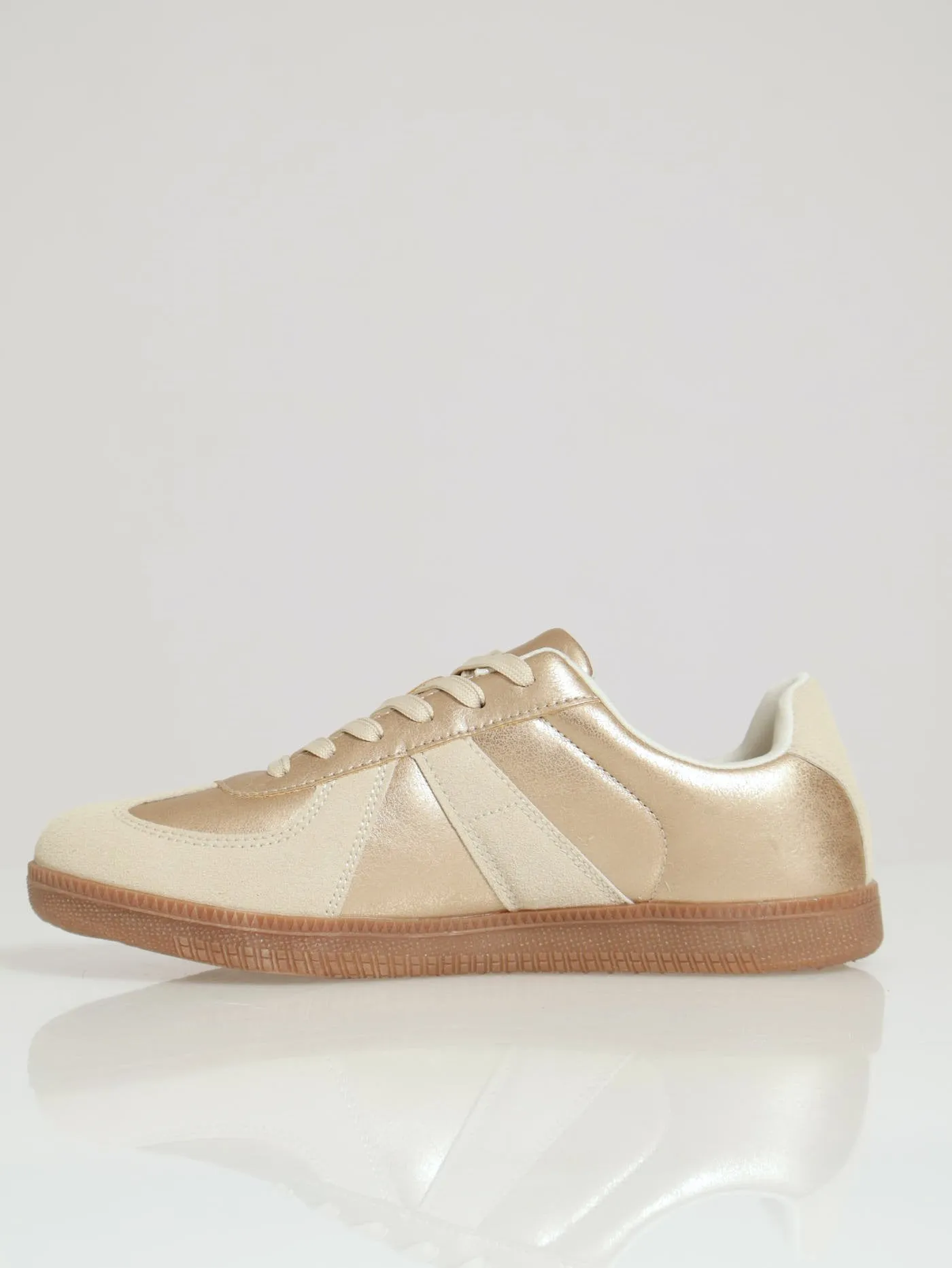 Scarlett Low Cut Sneaker - Beige