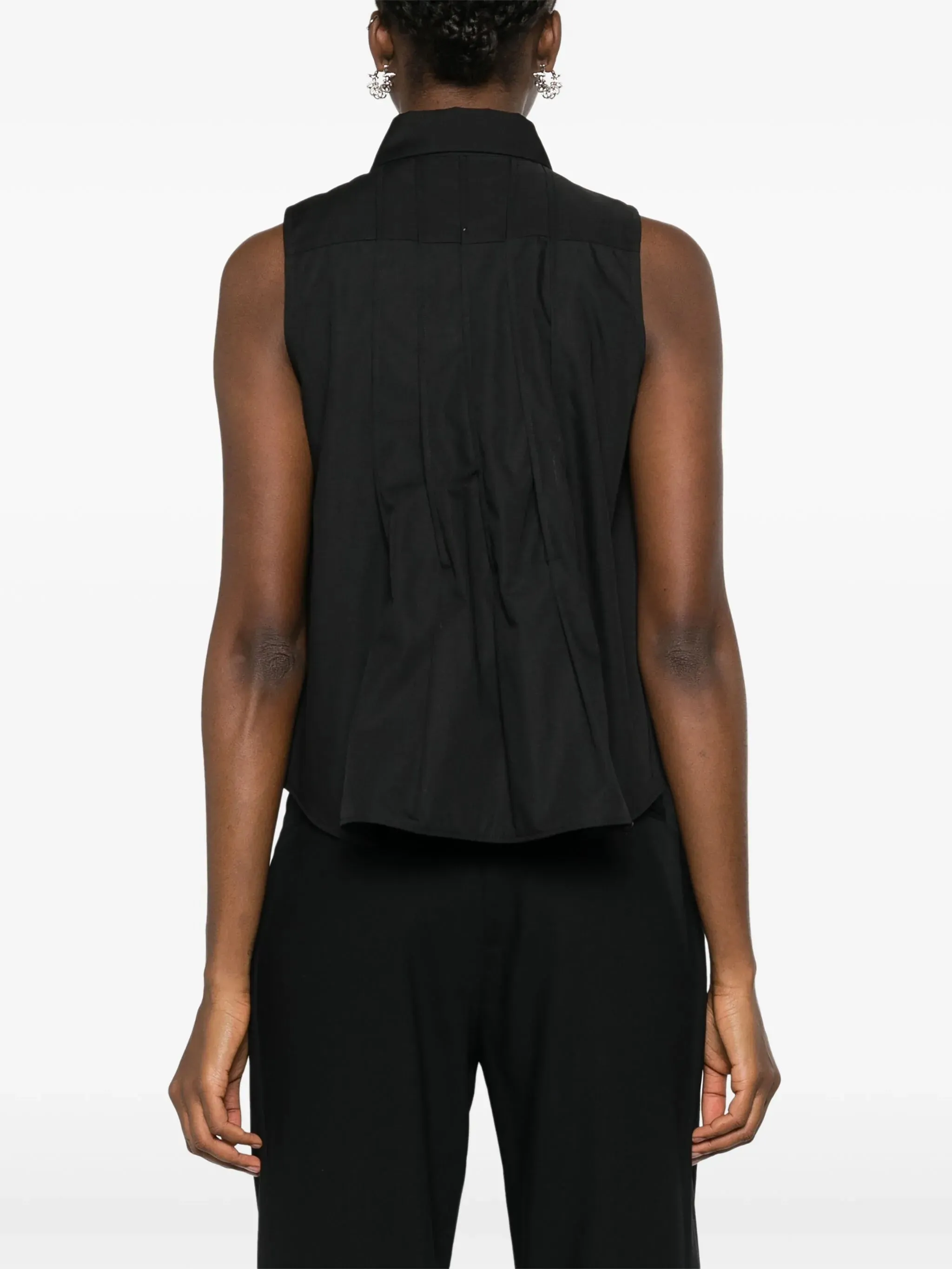 Sleeveless Pleated Shirt