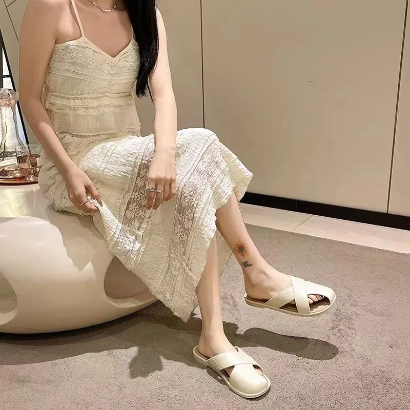 VLOVELAW  Hollowed Toe Box Half Slippers Women's Summer  Korean Style Flat Soft Bottom round Head Loafer Women's Shoes Outdoor Slippers Women's